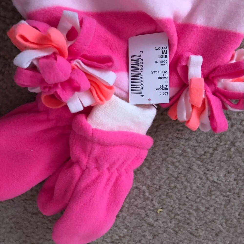 THE CHILDRENS PLACE  size 2/3t Hat and Gloves New